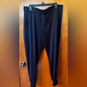 Women's Under Armour Heat Gear joggers XL tall Black NWT